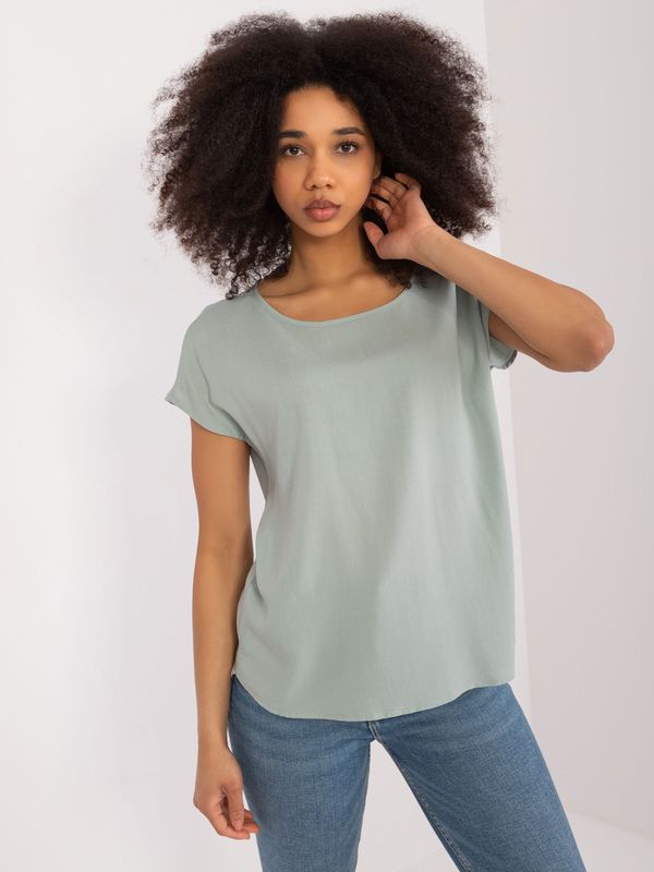 Fashionhunters Pistachio blouse with round neckline SUBLEVEL