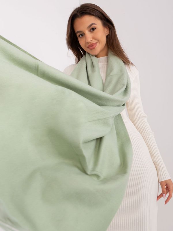 Fashionhunters Pistachio plain women's scarf