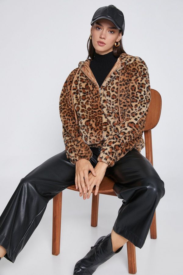 Koton Plišasta jakna Koton Leopard s kapuco