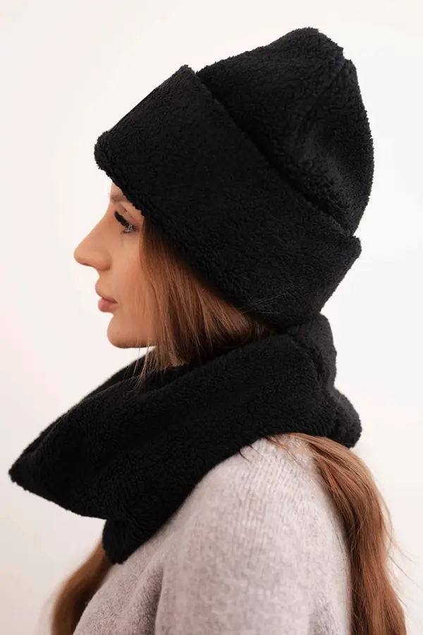 Polski Polski Women's fleece set hat and neck warmer with decorative patch black