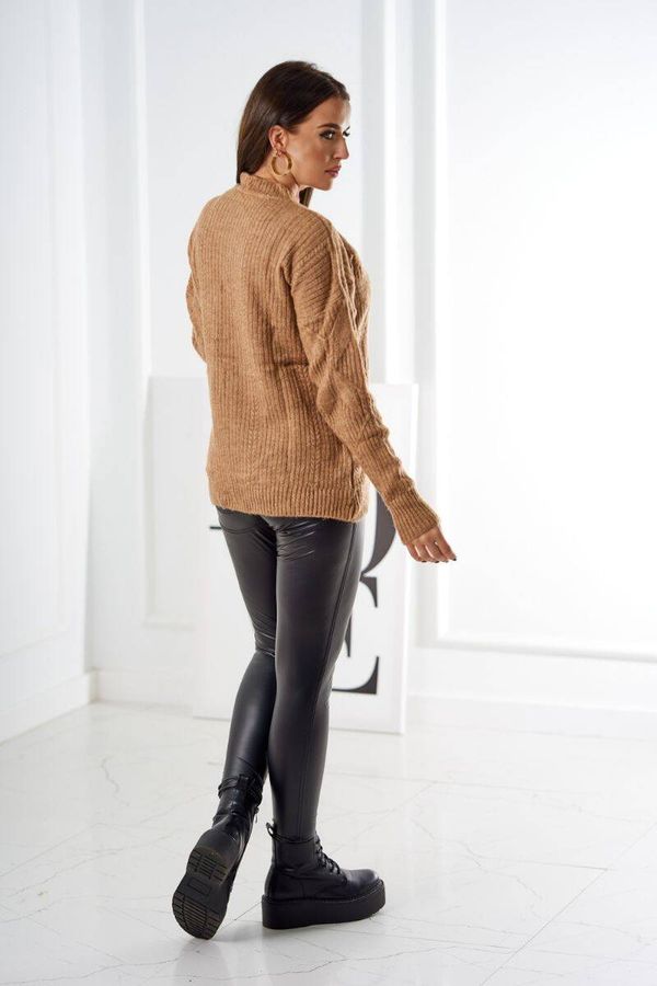 Kesi Pullover sweater with fashionable camel fabric