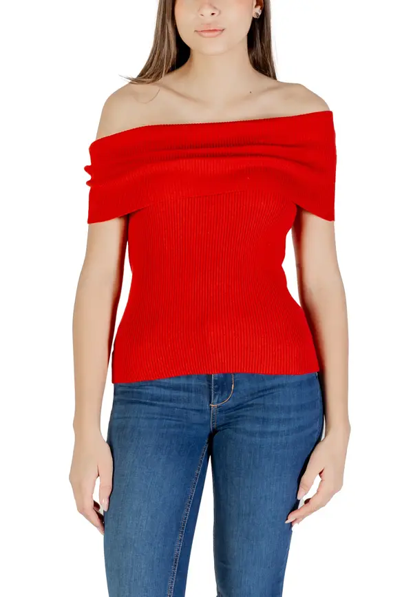 Only Rdeč top z ladjastim izrezom