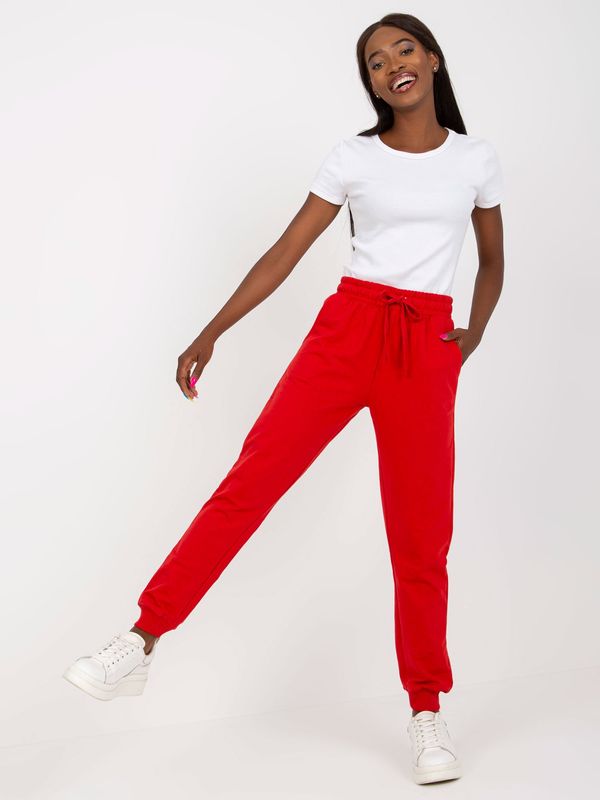 BASIC Feel Good Red sweatpants tied at the waist