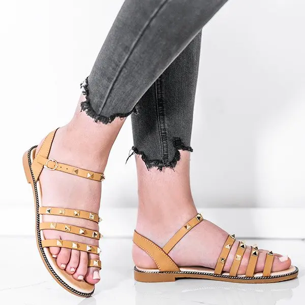Resti Resti Beige sandals with gold studs Sokoto - Footwear