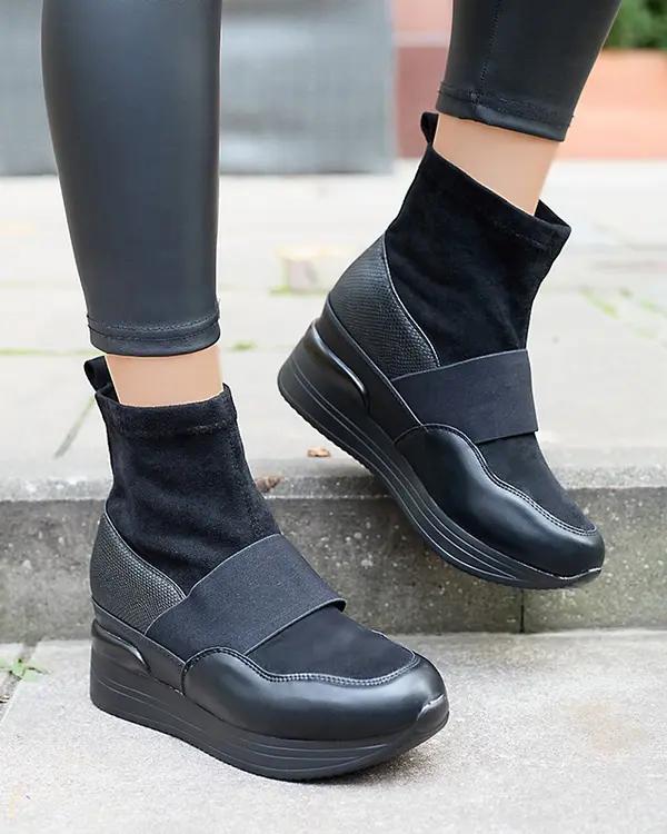 Resti Resti Black women's slip-on boots with embossing Keleda - Footwear