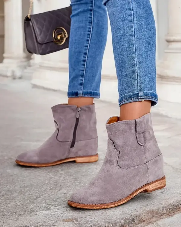 Resti Resti cowboy-style boots on a covered wedge Patorias