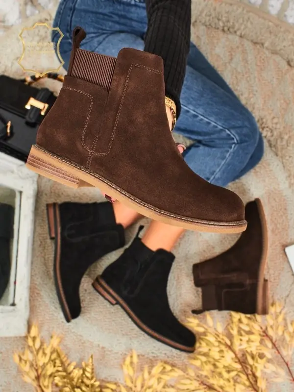 Resti Resti Cuoio Elegante: Brown Suede Ankle Boots for Stylish Women