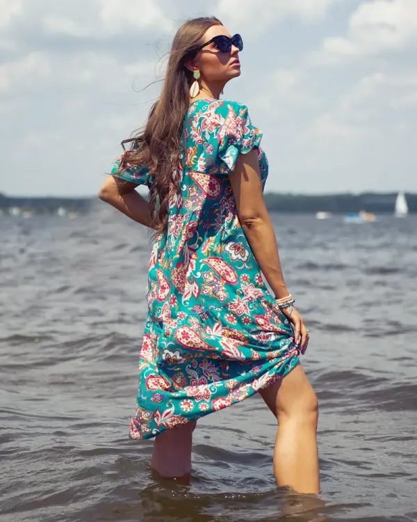 Resti Resti Green women's dress with colorful floral pattern