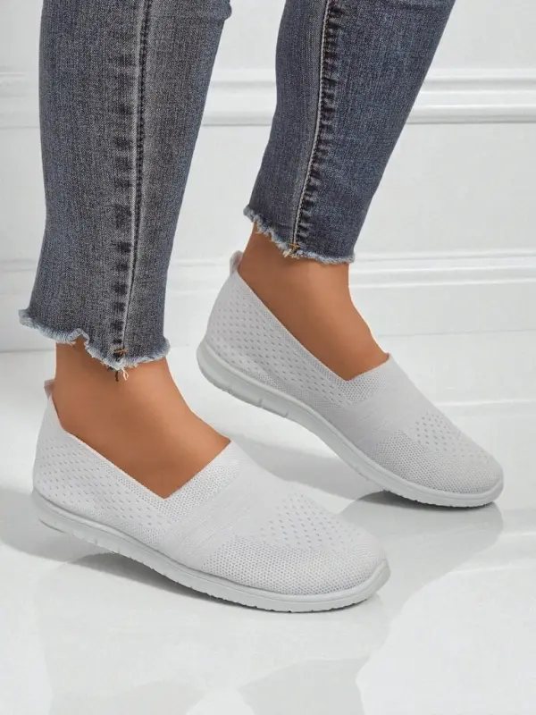 Resti Resti White Ariadne women's ballerinas made of breathable fabric on a flat sole