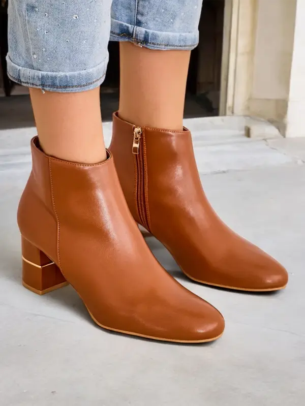 Resti Resti Women's ankle boots on a post Afennor