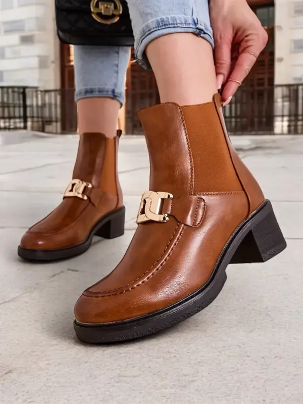 Resti Resti Women's ankle boots with low heels Ewios