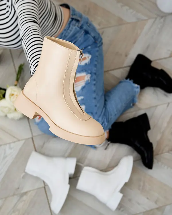 Resti Resti Women's beige Etiuse flat heeled boots