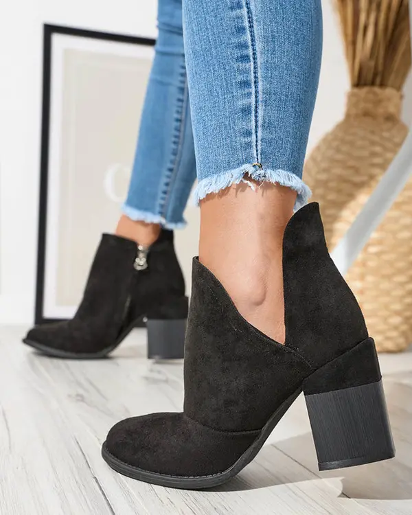 Resti Resti Women's boots on the post with cut-outs in black. Encura- Footwear