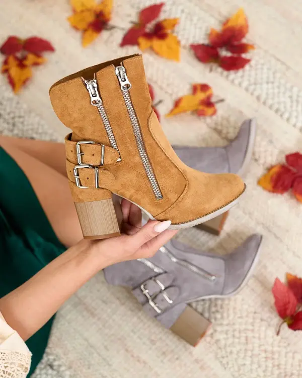 Resti Resti Women's camel boots with Feirrgo decoration