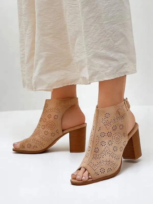 Resti Resti Women’s cut-out block-heel sandals Abetle