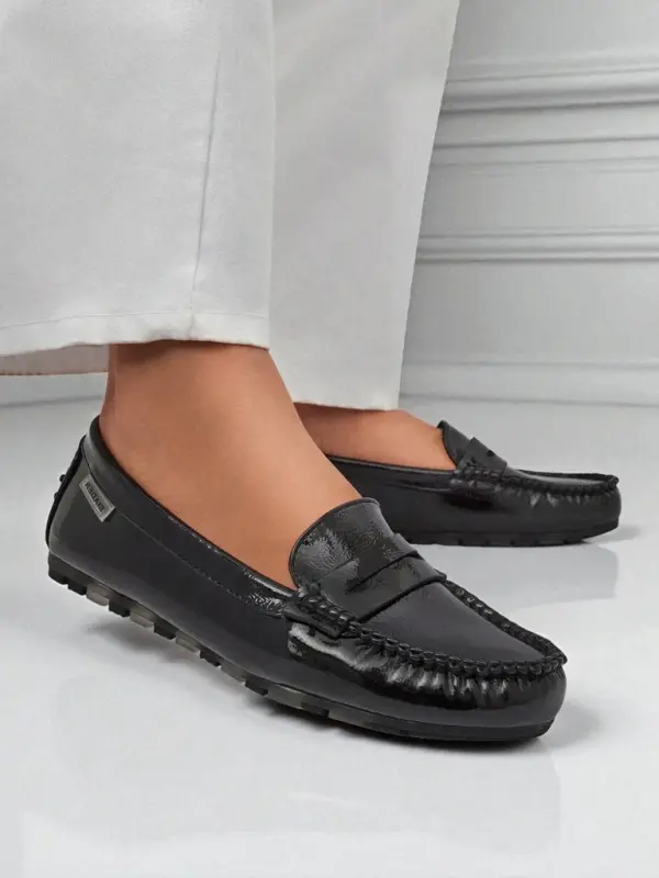 Resti Resti Women's Cyra Nero Moccasins made of patent eco-leather, classic Italian style