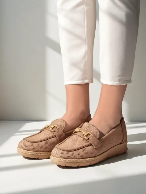 Resti Resti Women's flat shoes with a decoration on the toe