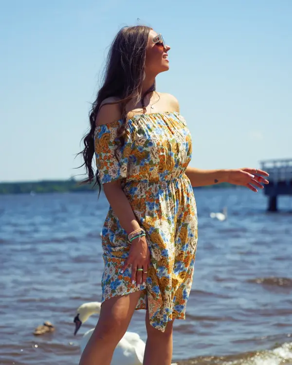 Resti Resti Women's floral mini dress a'la hiszpanka in beige