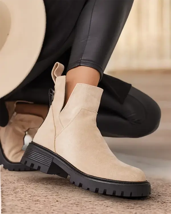 Resti Resti Women's Gorgie cutout boots