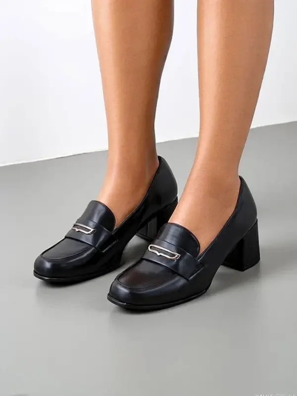 Resti Resti Women's heeled moccasins Olline