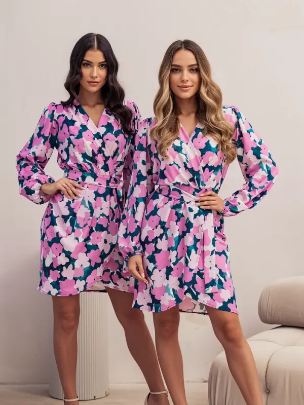 Resti Resti Women's knee-length dress in floral pattern