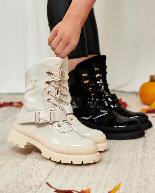 Resti Resti Women's lacquered boots in beige Setogy