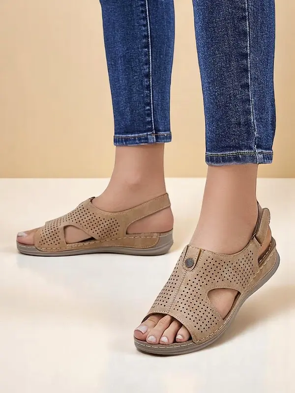 Resti Resti Women's openwork sandals Leminni