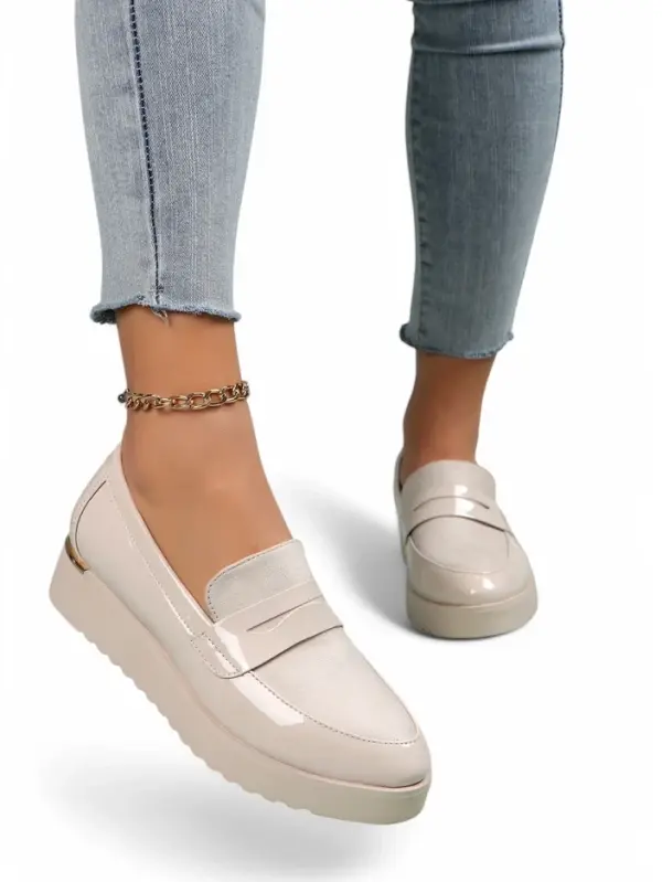 Resti Resti Women's Patent Moccasins Afidale