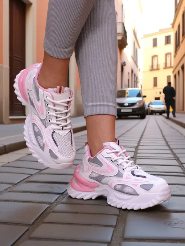 Resti Resti Women's Patent Sneakers Leysi