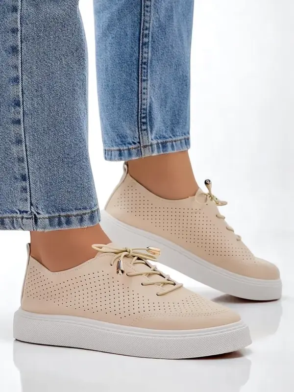 Resti Resti Women's perforated laced sports shoes Vaned