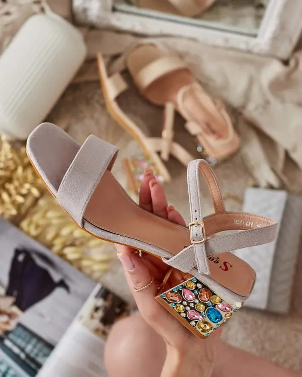 Resti Resti Women's Sandals on a post with crystals Ohvare