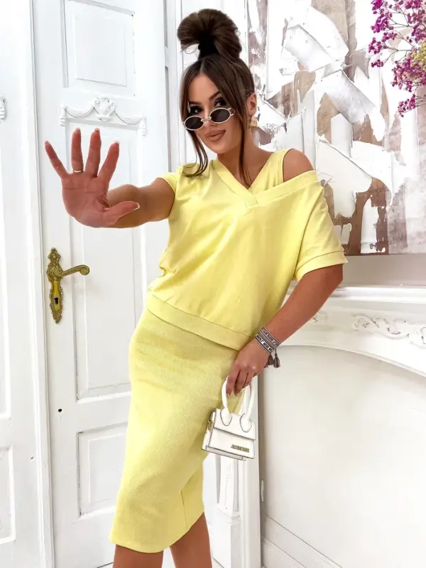 Resti Resti Women's set with a revealing sweatshirt and knee-length dress