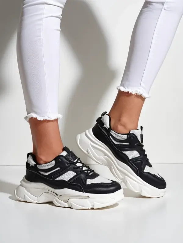 Resti Resti Women's sneakers on thicker sole Lesalli