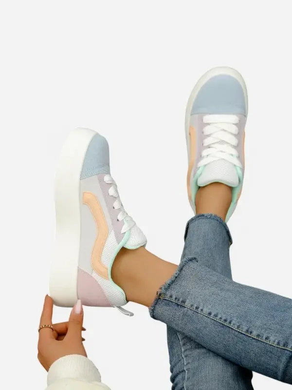 Resti Resti Women's sports sneakers on a platform Ensis