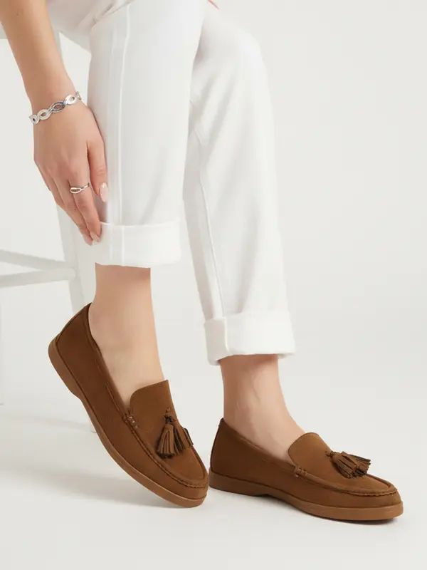 DStreet Rjavi mokasini z okrasnimi resicami