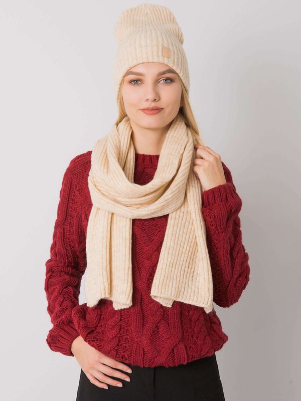 Fashionhunters RUE PARIS Beige set, hat and scarf