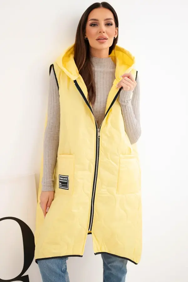 Kesi Włoski Rumen prešit brezrokavnik s kapuco za večje velikosti Kessi