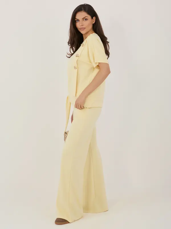 RELEVANCE Rumen ženski komplet s širokimi hlačami