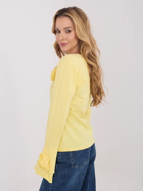 Italy Moda Rumena bluza s cvetličnimi aplikacijami