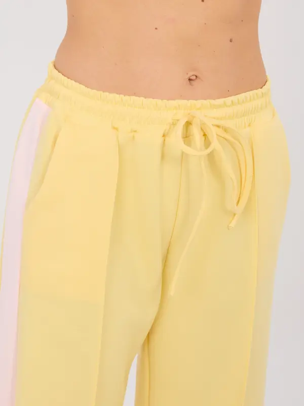 RUE PARIS Rumena trenirka z rožnatimi srčki