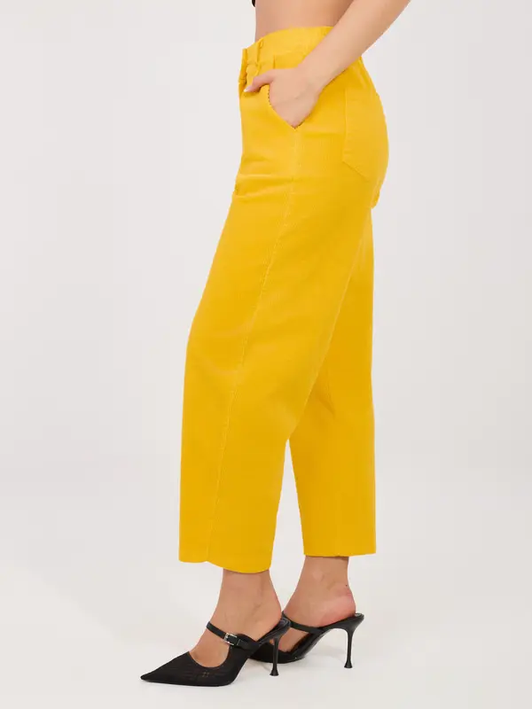 RUE PARIS Rumene žametne hlače z gubami