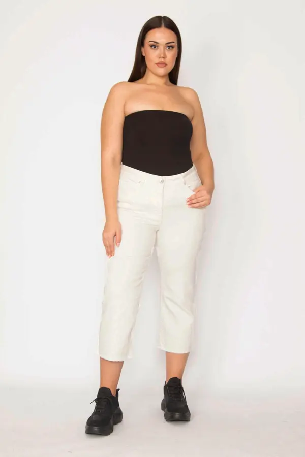 Şans Şans Women's Plus Size Bone Legs with Ripped Details, relaxed fit, 5 Pockets Capri