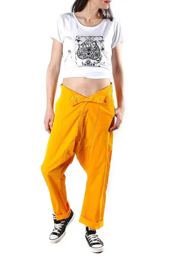 Sexy Woman Seksi ženska rumene hlače