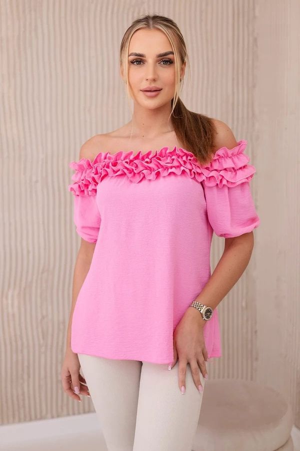 Kesi Spanish blouse with a small ruffle of light pink color