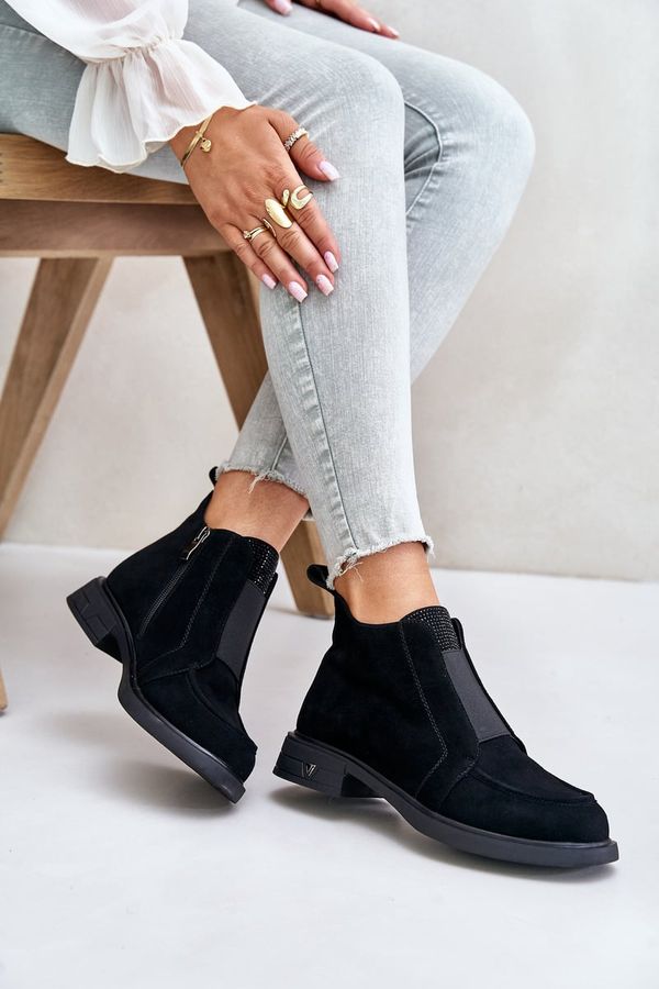 Kesi Suede low ankle boots on a flat heel insulated with D&A black