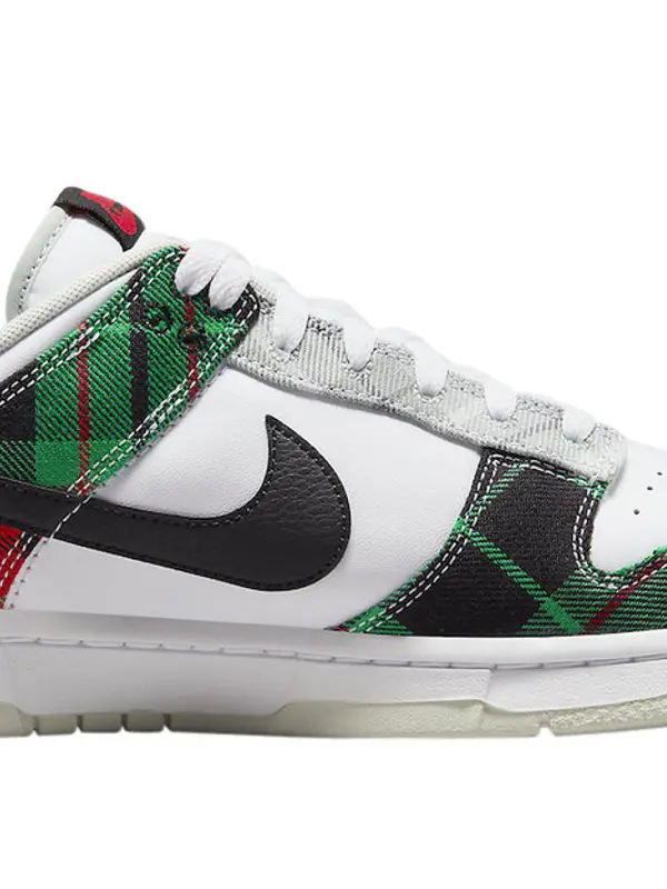 Nike Superge Nike Dunk Low Retro PRM