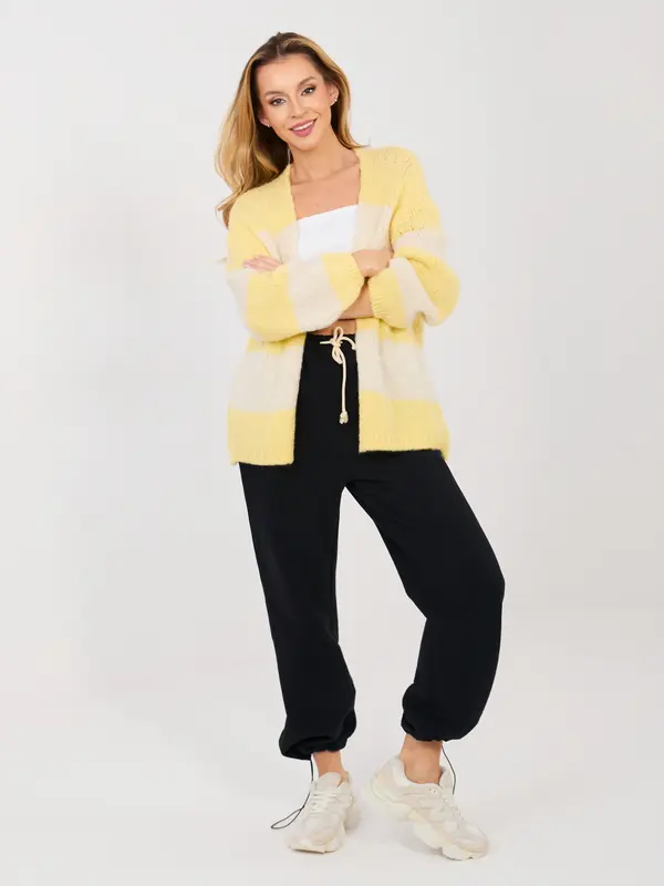 Italy Moda Svetlo rumen pulover s črtami