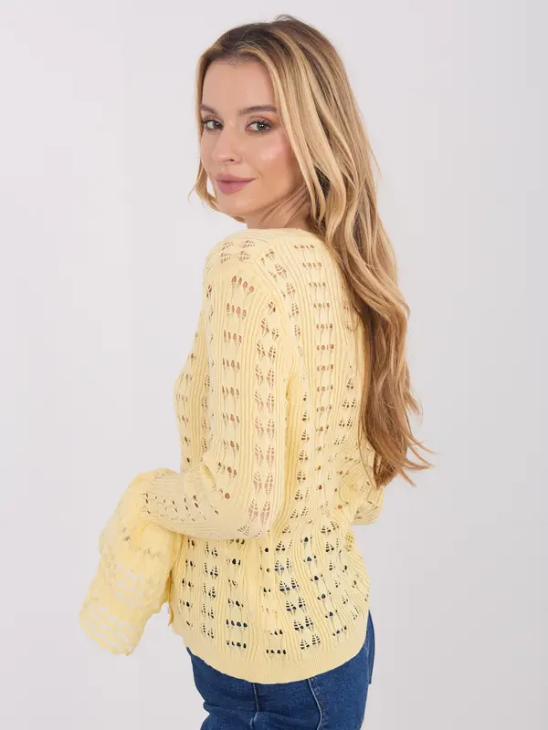 Factory Price Svetlo rumen pulover z luknjastim vzorcem