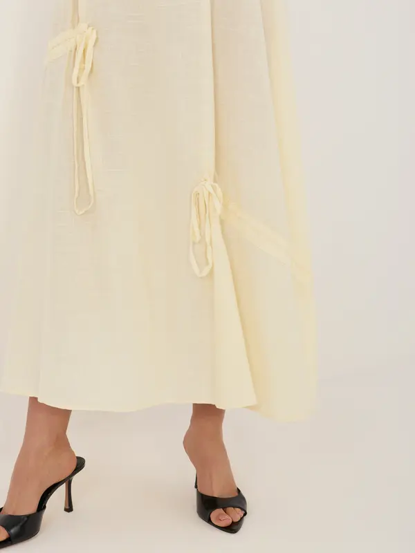 Italy Moda Svetlo rumeno poletno krilo z vrvicami