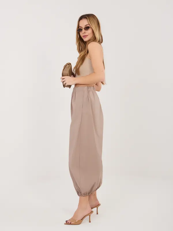 RUE PARIS Temno bež hlače Parachute